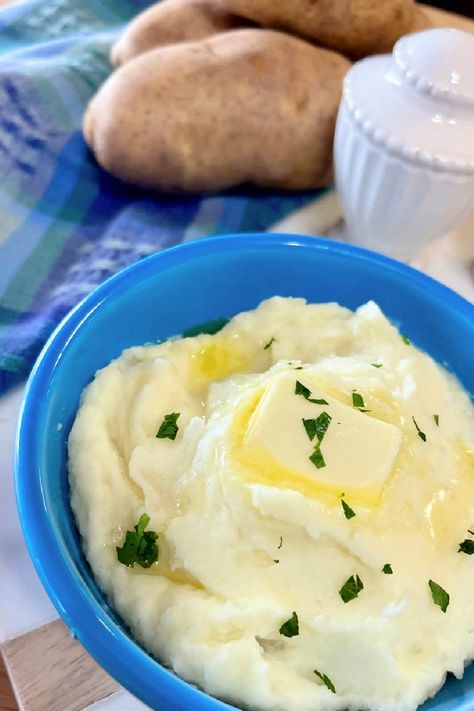 Million Dollar Mashed Potatoes Million Dollar Mashed Potatoes, Make Ahead Mashed Potatoes, Crockpot Mashed Potatoes, Whipped Potatoes, Instant Mashed Potatoes, Making Mashed Potatoes, Mashed Potato Recipes, How To Cook Potatoes, Crockpot Recipes Slow Cooker