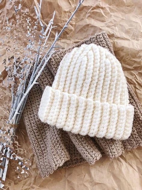 Cap Knitting Design, Winter Caps For Women, Diy Trendy Clothes, Diy Winter Hat, Beanie Hat Crochet Pattern, Chunky Crochet Hat, Easy Crochet Hat, Crochet Heart Pattern, Free Crochet Bag