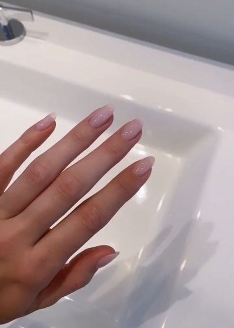 kendall jenner’s pink nails Kendall Jenner Nails, Blush Pink Nails, Euphoria Nails, Pink Gel Nails, Classy Nail Designs, Anime Nails, Modern Nails, Fall Acrylic Nails, Classy Acrylic Nails