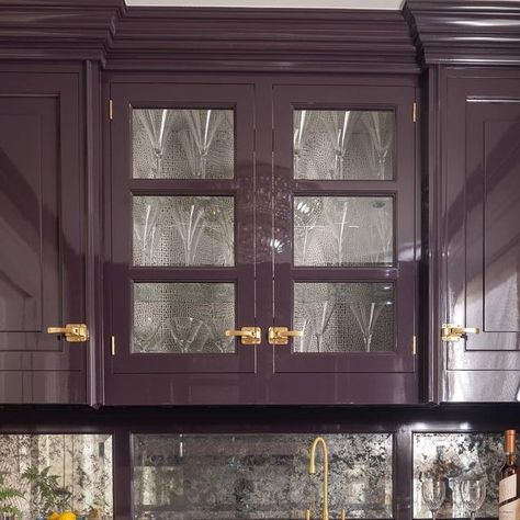 Christopher Peacock on Instagram: "High gloss purple in the pantry? Why not! #customcabinetry #butlerspantry #luxuryrealestate" Christopher Peacock, Butler's Pantry, Custom Cabinetry, Luxury Real Estate, Pantry, High Gloss, Purple, Instagram