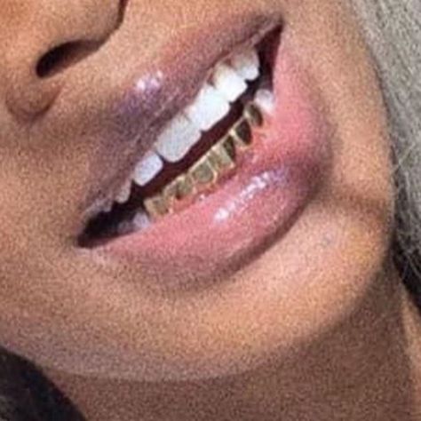 Grills For Women Teeth, Girls With Grills, Mouth Grills, Gold Teeth Grillz, Girl Grillz, Bottom Grillz, Teeth Gems, Stylish Business Outfits, Pretty Teeth