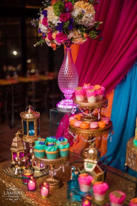 Moroccan night | CatchMyParty.com Turkish Party Theme, Turkish Decoration Party, Turkish Theme, Moroccan Birthday, Arabian Nights Theme Party, Moroccan Theme Party, Mehndi Decoration, Arabian Party, Aladdin Birthday Party