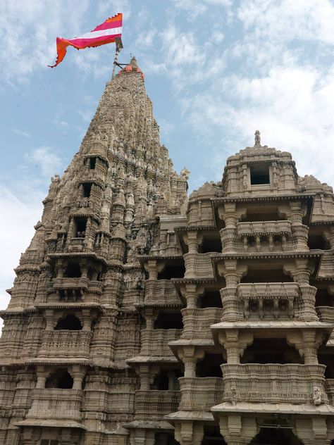 Dwarka Temple, Gujarat Tourism, Dwarikadhish Hd Wallpaper, Jay Dwarkadhish, Krishna Image, Puja Ghar, Palace Architecture, Ganpati Bappa Photo, Custom Watch Faces