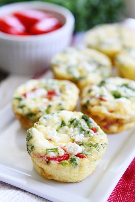 Egg Muffins with Kale, Roasted Red Peppers, and Feta Cheese Recipe on twopeasandtheirpod.com These healthy egg muffins are easy to make and great for breakfast on the go! Veggie Lasagne, Low Carb Muffin Recipes, Egg Muffins Healthy, Egg Muffins Recipe, Feta Cheese Recipes, Egg Muffin, Low Carb Muffins, Healthy Eggs, Texas Toast