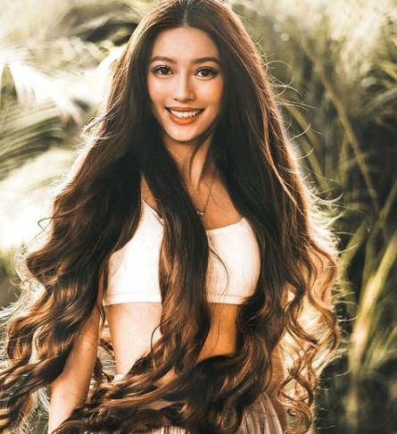 Sarah Tran Profile| Contact Details (Email, Phone number, Instagram, Snapchat, YouTube) - YHstars Michelle Phan, Extra Long Hair, Rapunzel Hair, Long Hair Pictures, Beautiful Photoshoot, Long Brown Hair, Before Midnight, Super Long Hair, Best Photo Poses