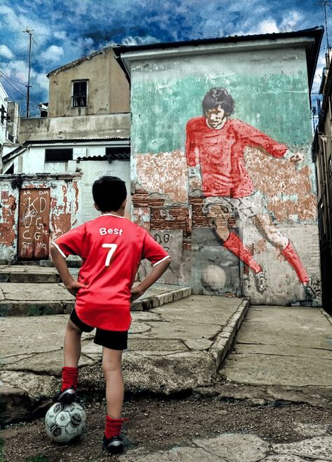 Football Moments, Street Football, Street Soccer, Soccer Photography, George Best, San Ramon, Japanese Dragon, Football Art, Action Poses