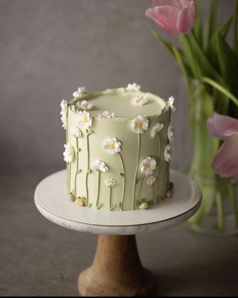 Wildflower Cake, Tårta Design, Cake Designs For Girl, 25th Birthday Cakes, Cake With Flowers, Daisy Cakes, Elegant Birthday Cakes, Homemade Birthday Cakes, Green Cake