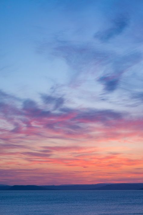 Sunset sky as watercolor above the sea. ... | Premium Photo #Freepik #photo #background #watercolor #travel #water Sunset Sky Beach, Water And Sky Paintings, Watercolour Reference Photos, Sky Reference Photos, Sunset Reference Photo, Sunset Clouds Photography, Watercolor Sky Paintings, Watercolor Sunset Sky, Watercolor Sunsets