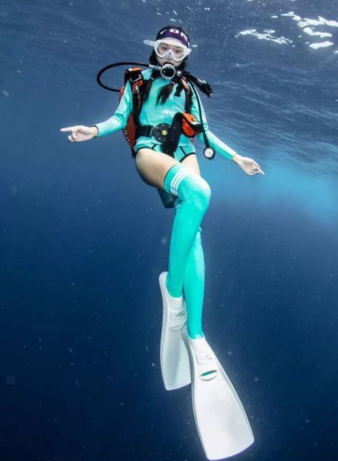 Scuba Diver Girls, Scuba Tank, Swimsuit Inspo, Scuba Girl, Free Diving, Diving Gear, Underwater Creatures, Womens Wetsuit, Scuba Diver