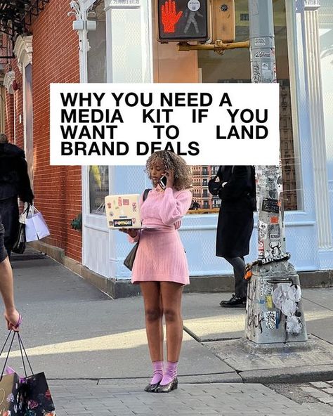 GENFLOW on Instagram: "No matter how small your following, you need a media kit if you want to start landing brand deals 🖥  A media kit acts as your portfolio to present yourself professionally to brands, and show exactly what results they could get from working with you 🛍💰  Follow for more influencer tips 📲  #branddeals #mediakit #influencertips #howtolandbranddeals #contentcreator #microinfluencer" Sponsored Posts Design, Influencer Branding, Influencer Media Kit, Company Ideas, Influencer Tips, Brand Deals, Sponsored Posts, Stories Ideas, Media Kit