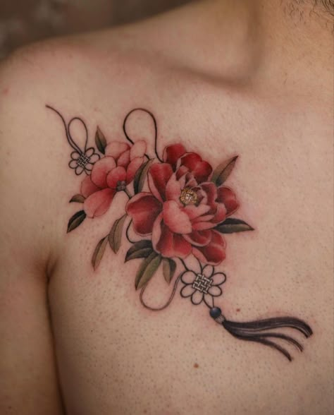 99 Tattoo, Small Japanese Tattoo, Butterfly With Flowers Tattoo, Colour Tattoo For Women, Body Tattoo Design, Korean Tattoo Artist, Famous Tattoo Artists, Tattooed Girl, Girl Back Tattoos