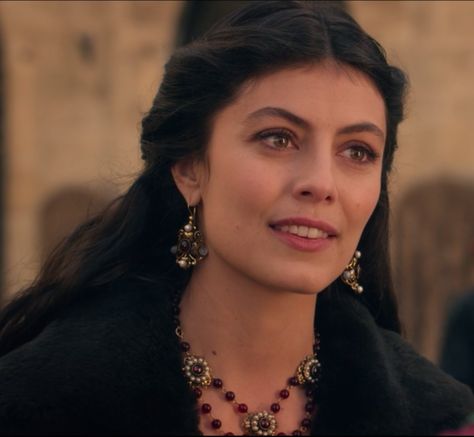 Lucrezia Donati - "Blood With Blood" Medici: Masters of Florence Season 2, Episode 4 Lucrezia Medici, Medici Series, Ashara Dayne, Medici The Magnificent Costumes, Alessandra Mastronardi Medici, Lucrezia Tornabuoni Medici, Medici Masters Of Florence, Isolda Dychauk Lucrezia Borgia, Catherine De Medici Reign Gif