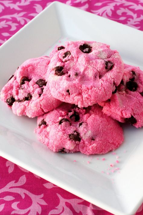 Pink Chocolate Chip Shortbread Cookies Mastectomy Cookies, Pink Chocolate Chip Cookies, Mastectomy Party, Teal Party, Pink Cookies, Holiday Baskets, Dessert Aux Fruits, Choc Chip Cookies, Pink Chocolate