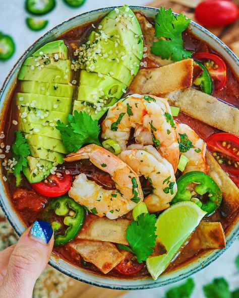 Celebrating Seafood Sunday with the SHRIMP TORTILLA SOUP! 20 minutes to make this soup and it is perfect for football day too 🙃 **Tip: I like adding the shrimp separately so they don’t over... Tortilla Soup Recipes, Caitlin Greene, Shrimp Tortilla, Spaghetti Bolognaise, Fall Fun Food, Healthy Menu, Tortilla Soup, Canned Tomato Sauce, Healthy Side Dishes