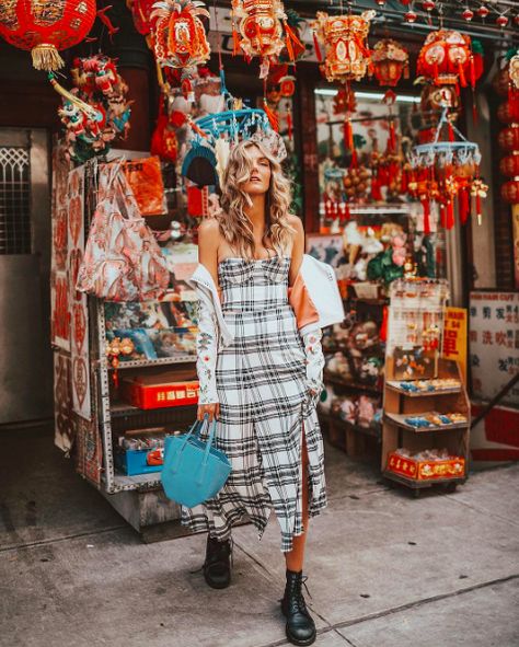 Digestive Herbs, Tea Ice Cream, China Street Fashion, Chinatown Nyc, Green Tea Ice Cream, Fashion Model Poses, China Town, Street Fashion Photography, Insta Photo Ideas