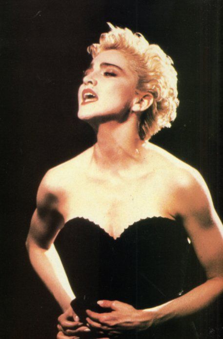 Papa Don't Preach,1986. Madonna Papa Dont Preach, Madonna Images, Madonna True Blue, Papa Don't Preach, Madonna Pictures, Madonna 80s, Madonna Photos, Female Musicians, Material Girl