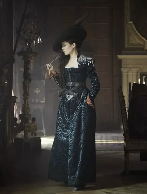 Female Musketeer, 30s Shoes, Ethereal Goth, Milady De Winter, Wolf Winter, God Aesthetic, Dark Inspiration, Woman Inspiration, Victorian Vampire