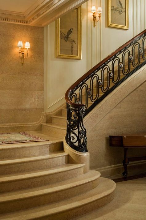 سلالم حلزونية, Peter Pennoyer, Staircase Gallery, درابزين السلم, Architects Portfolio, Luxury Staircase, Staircase Railing Design, Traditional Staircase, Stair Railing Design