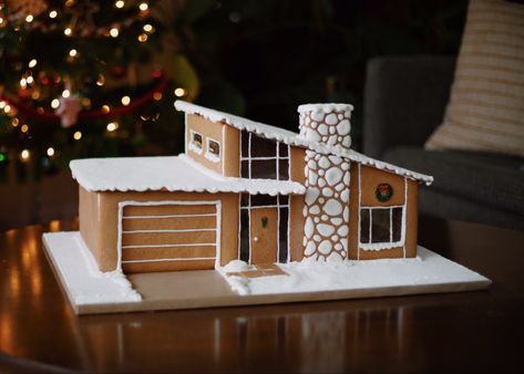 Frank Lloyd Wright Gingerbread House, Christmas Tree Gingerbread House, Gingerbread House With Porch, Architecture Gingerbread House, Midcentury Modern Gingerbread House, Modern Gingerbread House Ideas, Treehouse Gingerbread House, Mid Century Gingerbread House, Black Gingerbread House