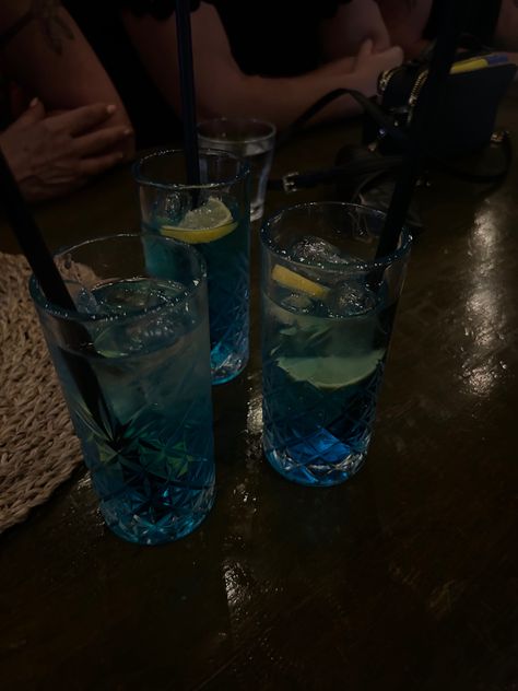 Drinking Vibes Aesthetic, Navy Blue Drinks, Blue Alcoholic Drinks Aesthetic, Blue Cocktails Aesthetic, Blue Alcohol Aesthetic, Blue Cocktail Aesthetic, Blue Drinks Aesthetic, Blue Drink Aesthetic, Alcohol Drinks Aesthetic