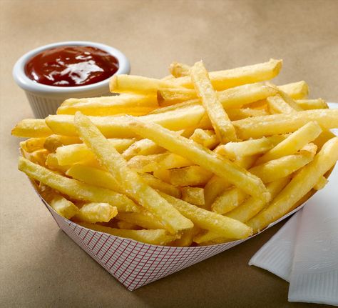 french fries Mcdonald French Fries, Biscuits Graham, Making French Fries, Fries Recipe, Milk Shakes, Fried Potatoes, Foods To Avoid, Big Mac, Food Humor