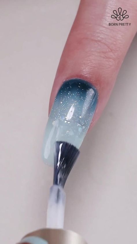 Diy Ombre Nails At Home, Ombre Nails Technique, Gel Polish Ombre Tutorial, Cute Nails Designs For Acrylics, Gel Blooming Nails, Gel Nails Tutorial Videos, Jelly Ombre Nails, How To Ombre Gel Polish, Cool Gel Nail Designs