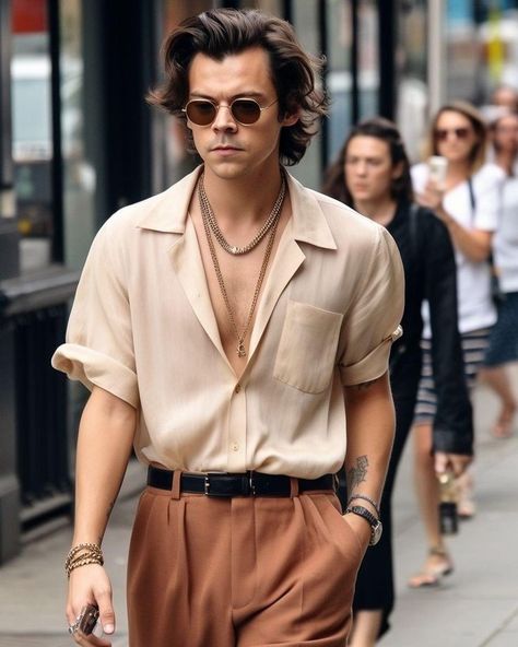 Masc Fashion, Harry Styles Outfit, Mens Chain, Classy Outfits Men, 70s Outfits, Italy Outfits, Men Stylish Dress, Guys Clothing Styles, Stylish Mens Outfits