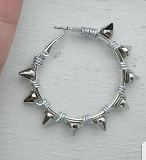 Punk Rock Jewelry Diy, Edgy Diy Jewelry, Diy Punk Jewelry, Alt Jewelry Diy, Diy Goth Jewelry, Goth Jewelry Diy, Punk Jewelry Diy, Creepy Earrings, Spiked Jewelry