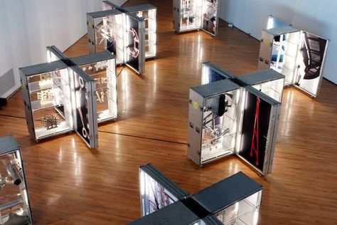 Exhibition Display Design, Museum Exhibition Design, Exhibition Ideas, Ideas For Design, Design Exhibition, Stall Designs, Flight Case, Exhibition Stand Design, Exhibition Booth Design