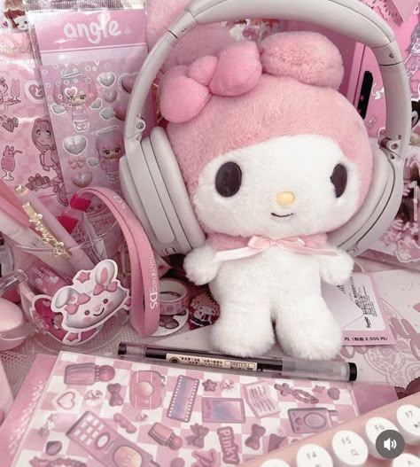 Hello Kitty Bathroom, Anime Bad, Sanrio Cartoon, Charmmy Kitty, My Melody Wallpaper, Soft Pink Theme, Melody Hello Kitty, Baby Pink Aesthetic, Anime Room