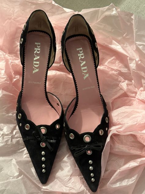 Prada Pointed Heels, Vintage Pointy Heels, Vintage Prada Kitten Heels, Vintage Prada Aesthetic, Vintage Prada Shoes, Vintage Designer Shoes, Prada Kitten Heels, Vintage Kitten Heels, Vintage Prada Bag