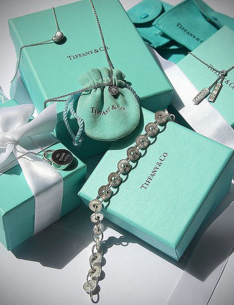 Tiffany & Co. by hem sytangco, via Flickr Tiffanys Jewelry, Jewelry Tiffany, Return To Tiffany, 5 Dollars, Breakfast At Tiffany's, Tiffany Jewelry, Kinds Of Shoes, Tiffany And Co, Blue Box