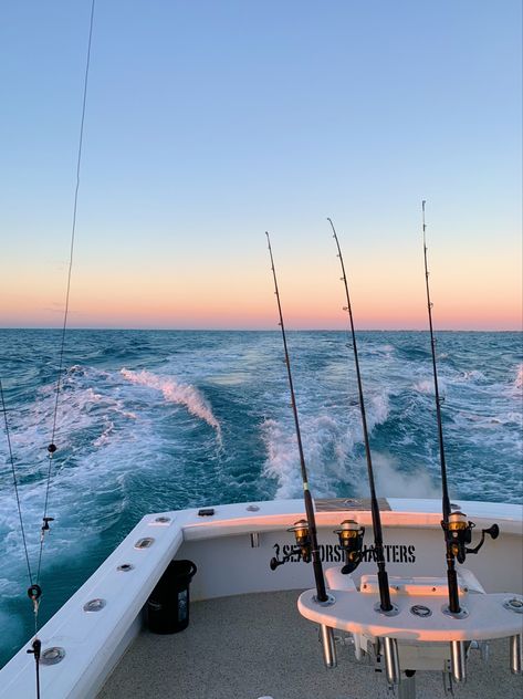 Boat sunrise pink sky Fishing On Boat Aesthetic, Boat Fishing Aesthetic, Aesthetic Fishing Pictures, Catch And Cook, Ocean Fishing Aesthetic, Deep Sea Fishing Aesthetic, Fishing Aesthetic Ocean, Fishing Boat Aesthetic, Boating Aesthetic