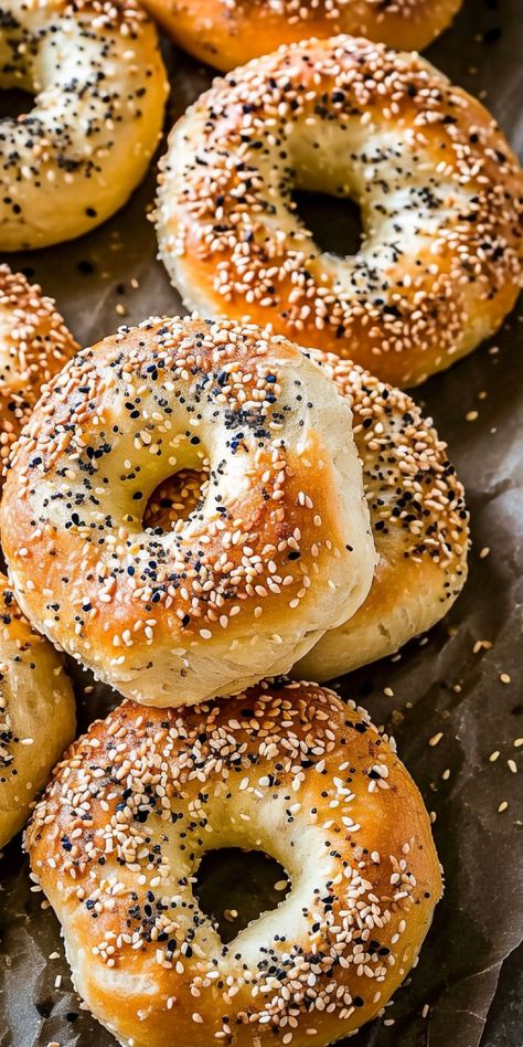 Homemade Everything Bagels [140 Minutes] - Chasety Homemade Everything Bagels, Onion Bagels Recipe Homemade, Bagels From Scratch, Homemade Bagels Healthy, New York Bagels Recipe Homemade, Jalapeno Cheddar Bagels, Easy Bagels Recipe Homemade, Homemade Bagels Easy, Yeast Bagels