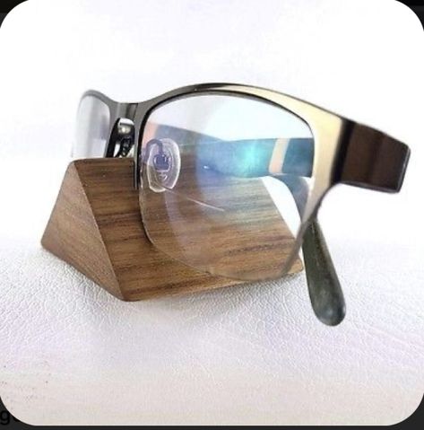 Diy Eye Glasses, Wooden Glasses Holder, Eye Glasses Holder, Retail Jewelry Display, Retail Display Cases, Necklace Jewelry Display, Shelves Design, Eyeglasses Holder, Wooden Glasses