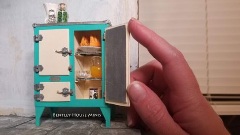 Bentley House Minis Dollhouse Miniatures Resin, Diy Dollhouse Accessories, Dollhouse Diy, Dollhouse Tutorials, Dollhouse Miniature Tutorials, Doll Furniture Diy, Miniature Tutorials, Miniature Dollhouse Furniture, Dollhouse Miniatures Diy