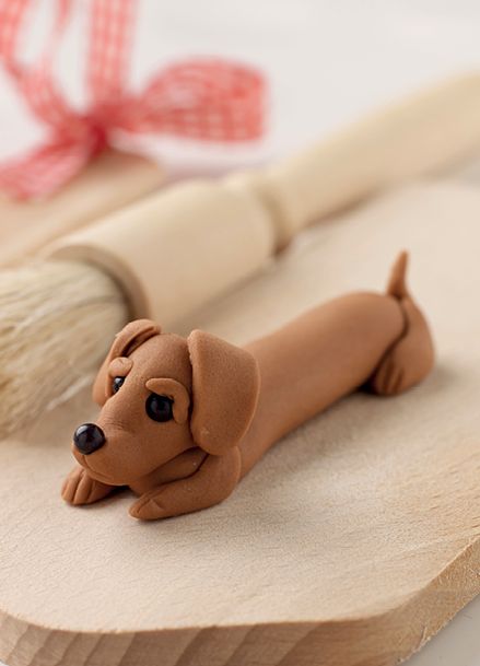 Polymer Clay Dachshund Tutorial, Polymer Clay Dogs Tutorial, Polymer Clay Sausage Dog, How To Make A Dog Out Of Clay, Polymer Clay Dachshund, Fondant Dachshund, Polymer Clay Dog Easy, Cute Clay Dog, Clay Animal Ideas