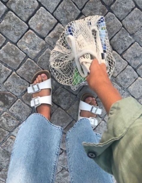 White Birkenstocks, Birkenstock Outfit, Summer Feeling, Simple Fashion, New Energy, Mode Inspiration, Looks Style, Summer Baby, Look Cool