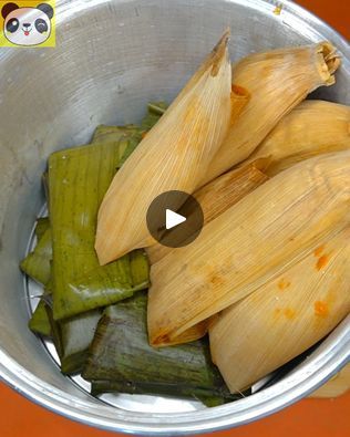 Mi Mama Me Enseño Hacer Tamales Rojos y Verdes de Una Manera Bien Fácil | Mi Mama Me Enseño Hacer Tamales Rojos y Verdes de Una Manera Bien Fácil | By Snacks en minutos | Facebook Mexican Tamales, Snacks