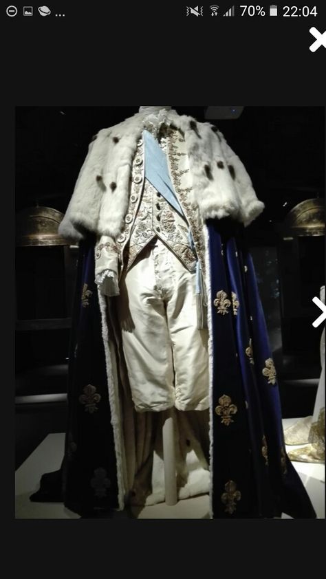 Royal Historical Fashion, Blue King Outfit, Victorian King Clothing, Prince Fashion Royal, King Outfit Royal Aesthetic, Medieval Prince Outfit, Prince Outfits Royal, Emperor Outfit, Royal Dress Aesthetic