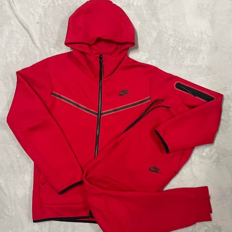 Nike Vintage Tracksuit, Nike Tech Fleece Outfit Men, Red Nike Tech, Nike Tech Tracksuit, Nike Blazer Outfit, Nike Tech Fleece Tracksuit, Chemistry Between Two People, Tech Outfit, Nike Tech Fleece Hoodie