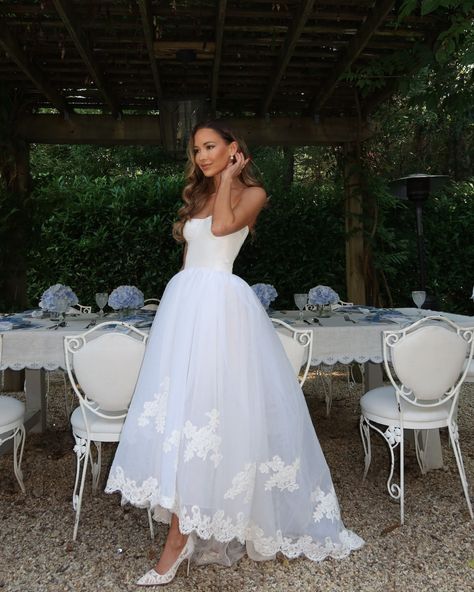 Beauty And The Beast Wedding Dresses, Italy Wedding Dress, Bar Dress, Bridal Shower Tables, Taffeta Skirt, Dress Alterations, Shower Dresses, Tulle Gown, Modern Bridal