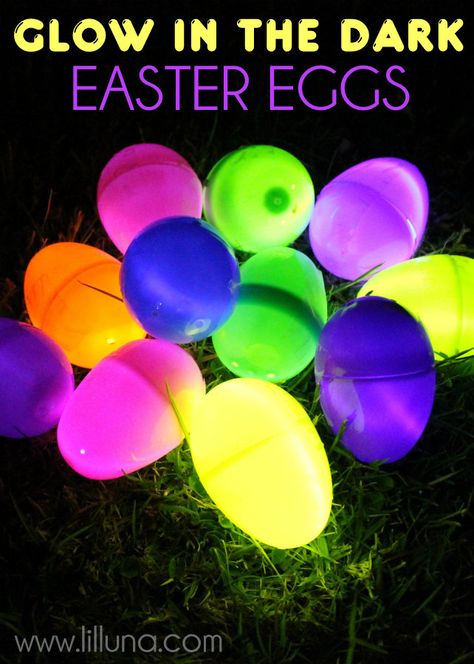 Glow in the Dark Easter Eggs!! The kids LOVED this!!! { lilluna.com } Easter Craft Activities, Somebunny Loves You, Fun Easter Crafts, Easter Games, Easter Goodies, Spring Holidays, Easter Time, Easter Activities, Hoppy Easter