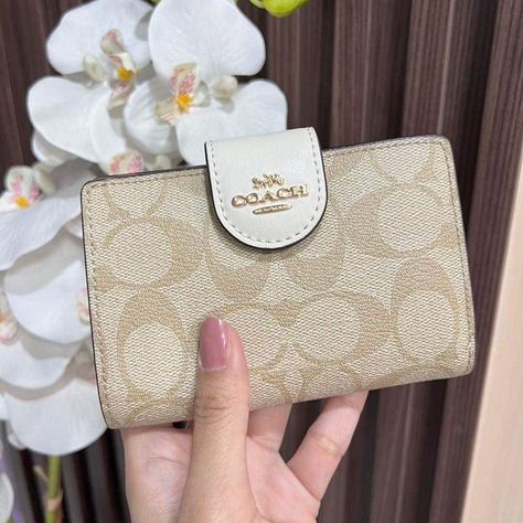 Coach Medium Corner Zip Wallet In Signature Canvas * Style Number: C0082 Color: Gold/Light Khaki Chalk * Measurements: Length: 5.0" - Height: 3.5" - Width: 0.5" * Materials: Signature Coated Canvas And Smooth Leather * Features: Zip Coin Pocket Seven Credit Card Slots Snap Closure Bill Compartment *** Notes: All Items Are From Smoke Free And Pet Free Environment. 100% Brand New With Tag In Plastic Wrapped, Authentic From Coach *** Buyers’ Reviews: - Love It! It's Amazing The Perfect Size Not Too Cute Everyday Wallets At Affordable Prices, Coach Wallet Aesthetic, Coach Wallets, Wallets Coach, Cute Coach Wallets, Cute Wallet Aesthetic, Coach Flower Wallet, Pink Wallet Coach, Denim Wallet