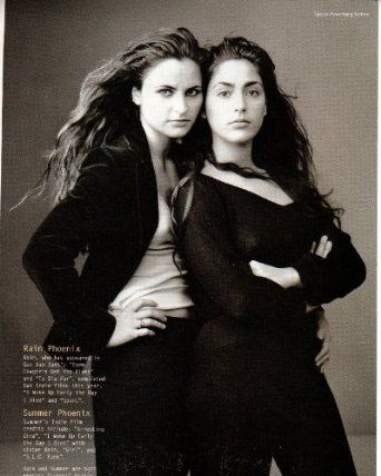 Rain Phoenix, Love Your Sister, River Phoenix, Celebrity Families, Classic Actresses, Joaquin Phoenix, Family Album, Cute Funny Animals, Favorite Celebrities