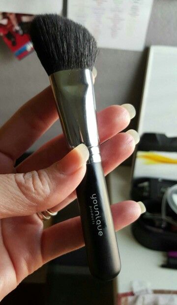 Younique’s Blusher Brush is angled so you get more coverage. I use it for my touch liquid foundation and it's awesome! #makeuptools #makeupbrushes #foundationappliction Www.mybrilliantlashes.com under tools, check out our connection sets too Blusher Brush, Mommy Time, Liquid Foundation, Younique, Powder Brush, Makeup Tools, Makeup Brushes, Foundation, Tools