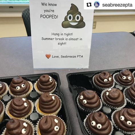 Poop emoji cupcakes for Teacher Appreciation Week. Teacher Appreciation Desserts, Maintenance Appreciation Ideas, Emoji Cupcakes, Teacher Morale, Staff Appreciation Week, Pto Ideas, Potluck Ideas, Staff Appreciation Gifts, Teacher Treats