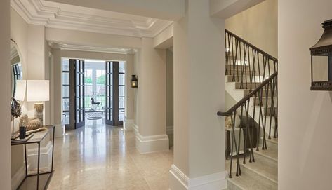 Looking through the entrance hall of one of our contemporary projects we completed this year ✔️ Sophie Paterson, House Staircase, Stair Railing Design, Staircase Remodel, Staircase Makeover, Tropical Home Decor, Allen Roth, Curved Staircase, Interior Stairs