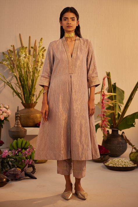 Buy Pink Tissue Plain Geometric V-neck Woven Border Kurta With Pant For Women by Shorshe Clothing Online at Aza Fashions. Border Design Kurti Pattern, Tissue Kurta Design, V Neck Kurta Design, Shorshe Clothing, Tissue Dress, Tissue Kurta, Casual Indian Outfits, Plain Kurti Designs, Plain Kurta