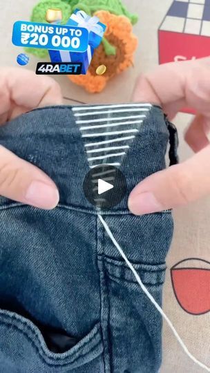 Sewing Pants Waist Smaller, Pants Waist Too Big Hack, Jeans Waist Too Big Hack, Artist Hacks, Hacks Lifehacks, 5 Min Crafts, Denim Diy, Fashion Jeans, Diy Life Hacks